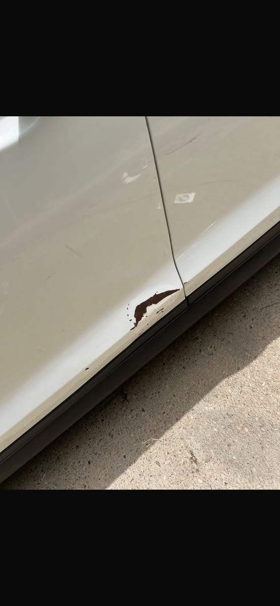 توكسان 2018 خليجي
باب خلف السايق تبديل
باب السايق بارد بسيط موضح بل صوره
الصندوك بي بارد بسيط
وبيها طخات بسيطه مسويهن
مكاني بغداد
***********
