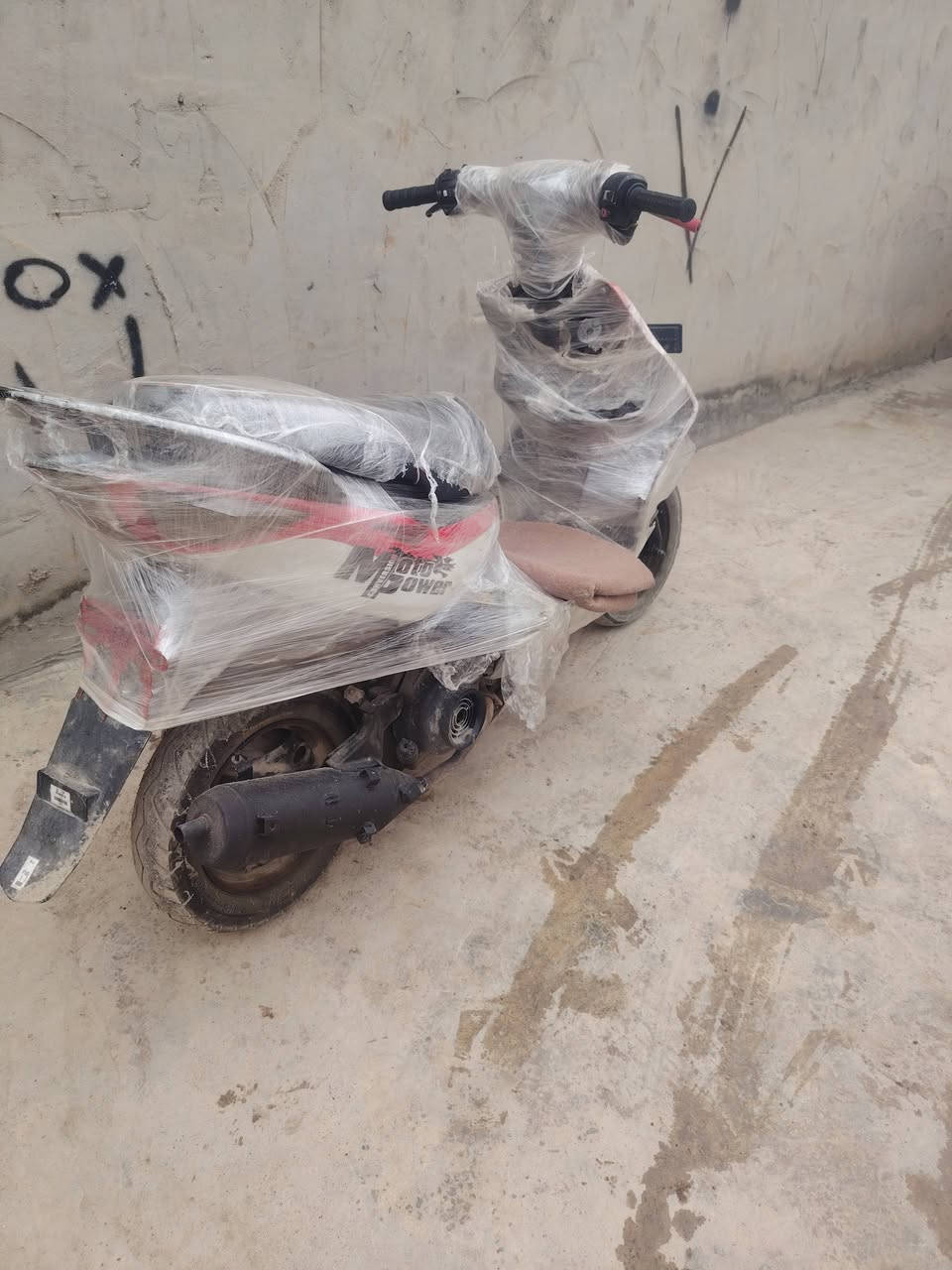 السلام عليكم عندي هاي الدراجه للبيع كهربائيات شغله محرك نضيف 2020 مابيها عيب السعر 250 بيها مجال (***********)
