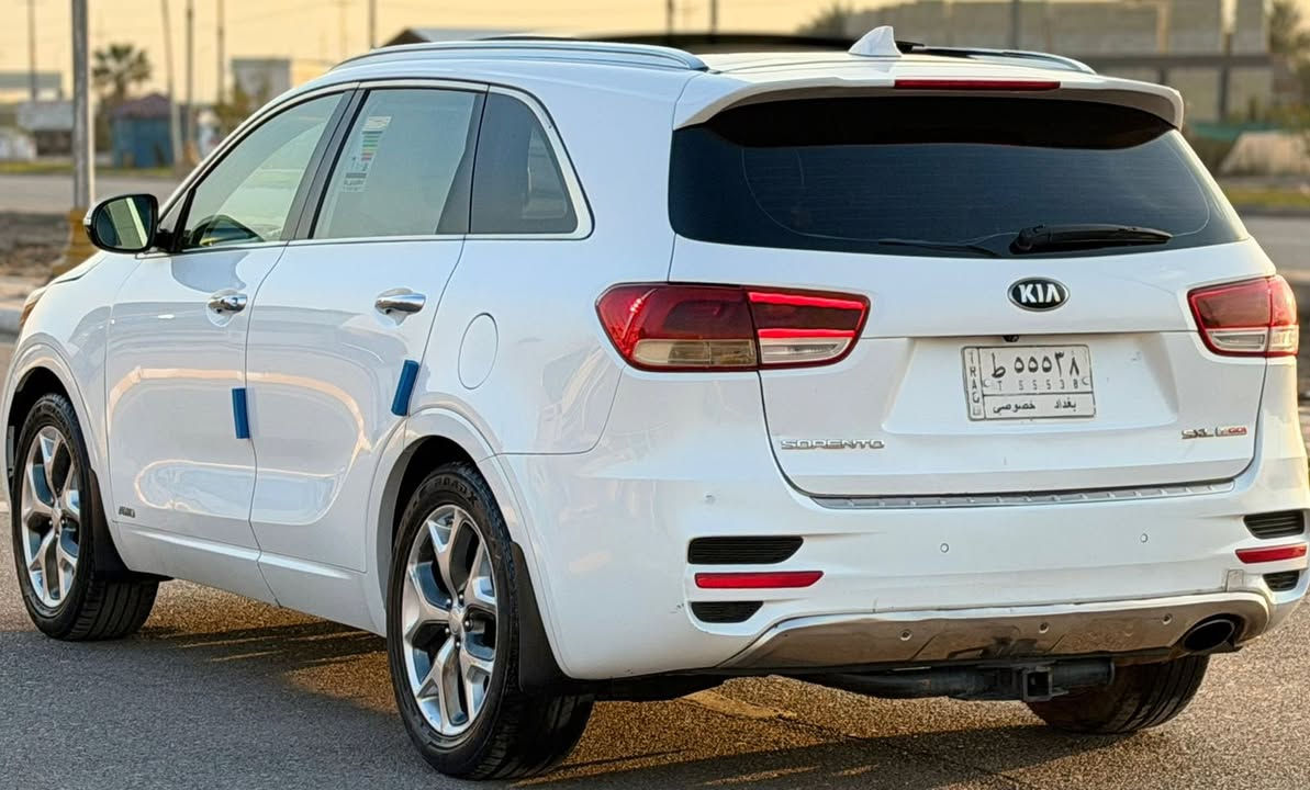 كيا ••• سورنتو 
موديل ••• 2016 :: SXL
فول مواصفات 1/1 
بانوراما 
جلد
بصمه
كراسي كهرباء 
صندوق كهرباء 
تدفئة وتبريد بالكشنات
اشاره بالمرايه
4 سلندر 
5 راكب 
مكينه 2000 توربو 
جديدة جدا 
وارد امريكي 
قطعتين صبغ 
للاستفسار اكثر 
مكان السيارة واسط الصويرة 
***********
