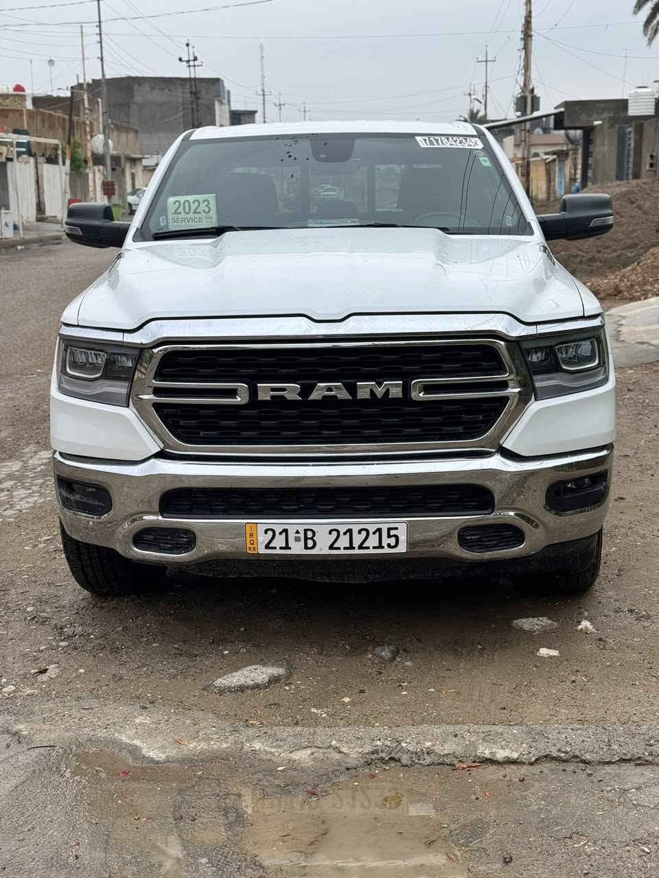 دوج رام 2023بك هورن بدي قصير باب طويل تنفس طبيعي محرك 8بيع او مراوس فقط بس هذ ضررها ماشية 18الف بيع او مراوس ***********مكاني ديالى
