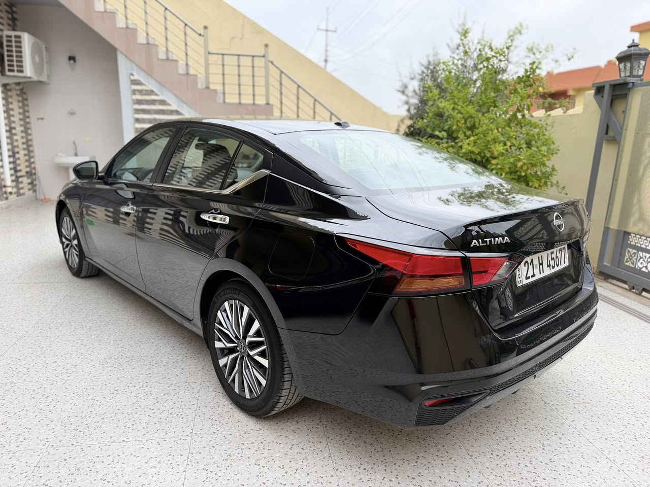 سلام عليكم
اتيمه موديل 2023 
سياره فقط بونيد صبخ بدون دواخل جديده كلش 
موصفات SV
مكاني خانقين ديالى 
سعر 154 بي مجال 
***********
