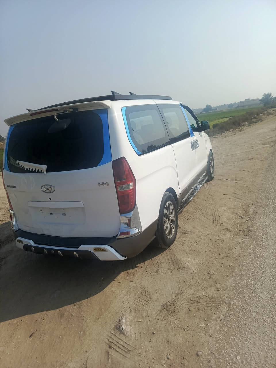 السلام عليكم ستاركس موديل 9 محوره مسكر كير عادي رقم ميسان دولي سياره كفاله عامه من التبديل والضربه سياره جاهزه مال جناي مكينه كير حداديه تخم تاير تبريد ثلج دواخل بالكامل فول واحد ع واحد العنوان الديوانية الدغاره ***********
