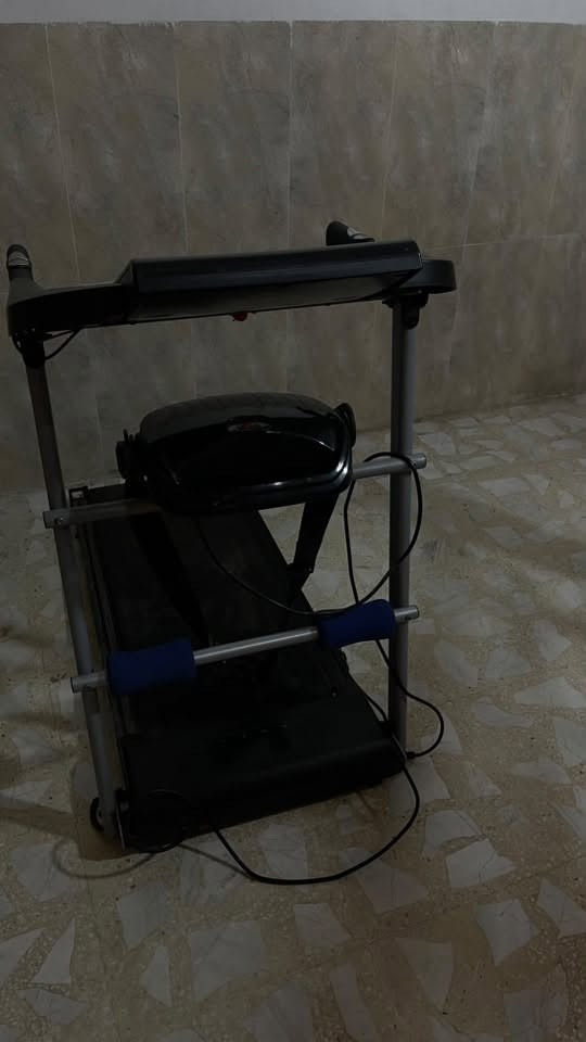🏃‍♂️ جهاز مشي (Treadmill) للبيع 🏃‍♀️
جهاز مشي بحالة ممتازة ونظيف، استخدام خفيف، مناسب للبيت ولممارسة الرياضة اليومية.

المميزات:

* شاشة رقمية تعرض الوقت، السرعة، المسافة والسعرات.
* مزود بحامل للأكواب.
* يحتوي على جهاز مساج وحبلين لتمارين اليدين والبطن.
* قابل للطي لتوفير المساحة.
* يعمل بكفاءة وجاهز للاستخدام مباشرة.

📍الموقع: (الشعب)
💰السعر: (270)
📞 للاستفسار أو التواصل: ***********

بي مجال بسيط ، والبيع بسبب عدم الاستخدام
