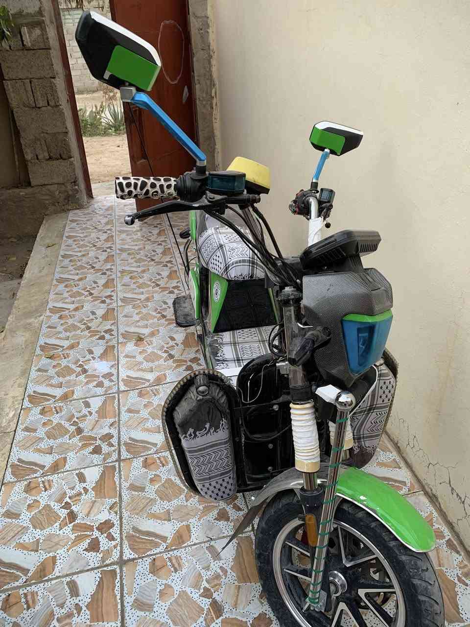 سلام عليكم  ماطور شحن  فول مشالله كله شغال بطاريات شغاله واله بي آي نقص *********** لتواصل   السعر.  خاص  تحياتي 👋
