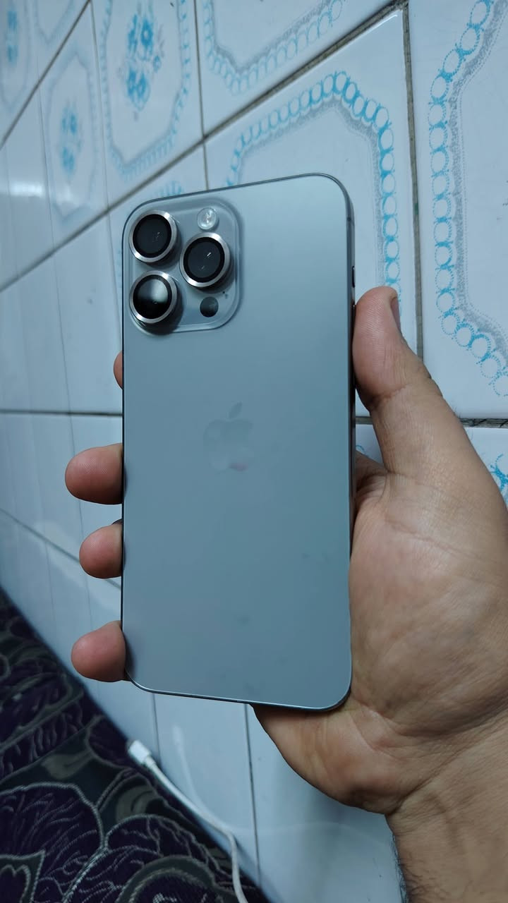 سلام وعليكم 15 برو ماكس الجهاز نضيف حيل زلغ مابي ذاكره 256 وبطاريته 90 بلاد الجهاز فقط مبدل شاشه اصليه فقط الجهاز نموذج ام شرق أوسط سعره 850 وبي مجال المكان بغداد البياع رقم الهاتف ***********
