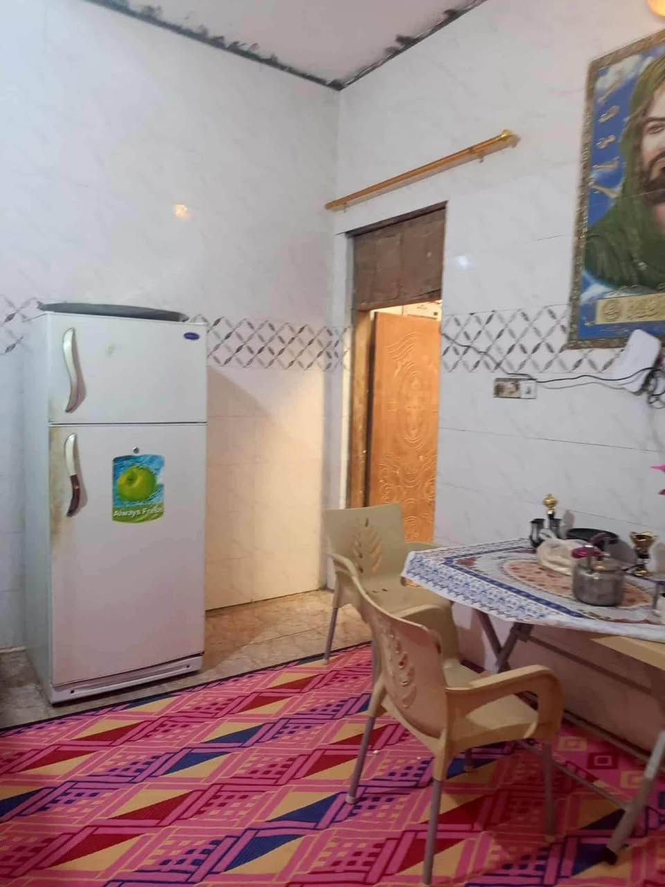 #بيت_للبيع 
المكان / حي الباقر 
مساحة / 100 م داخل فرع المحلات الزرق 
يتكون / من غرفة نوم وصاله واستقبال وصحيات 
ملاحظة اذا اكو بيت مرواس بالسيديه يتم المراوس 
____________________________________________
للأستعلام والاستفسار:
موقع المكتب / الشطرة - قرب مدرسة الحدباء -
مجاور حسينية خدام ال محمد
*********** مرتضى العلي
*********** علي ايهاب
*********** سيد حسين
