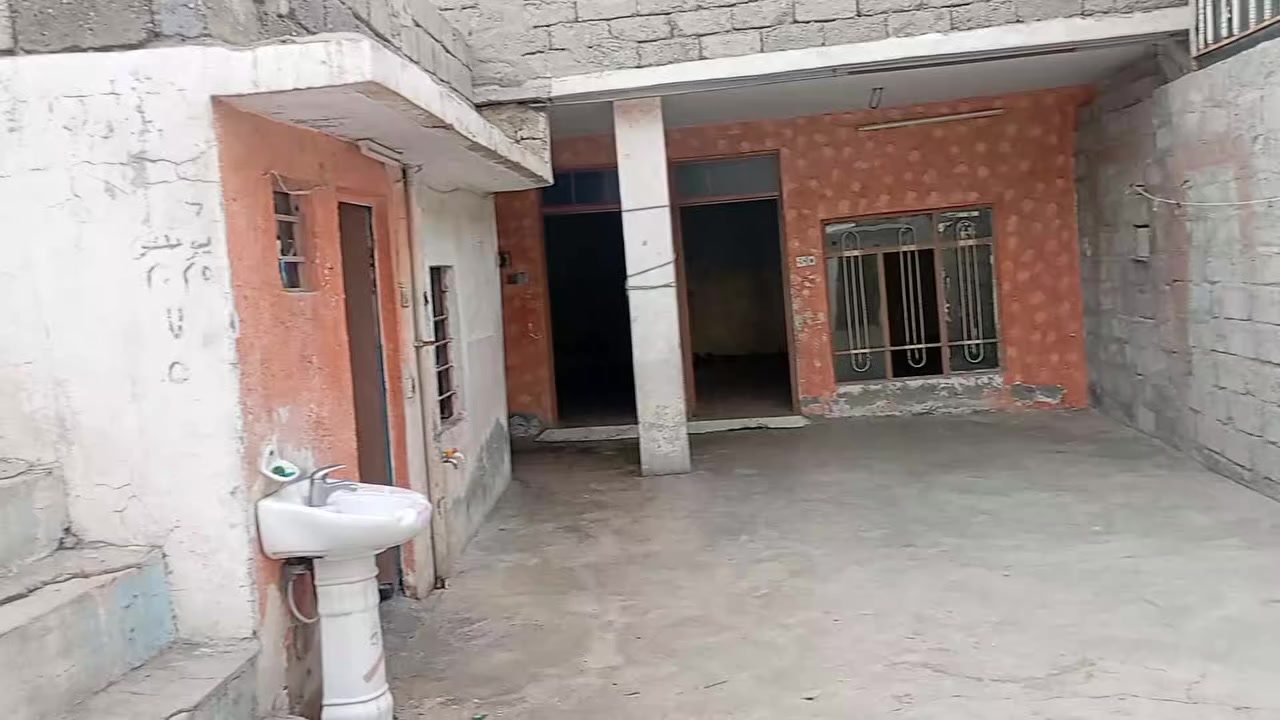 دار معروض للايجار بيسان خلف التكيه  ***********          ***********
