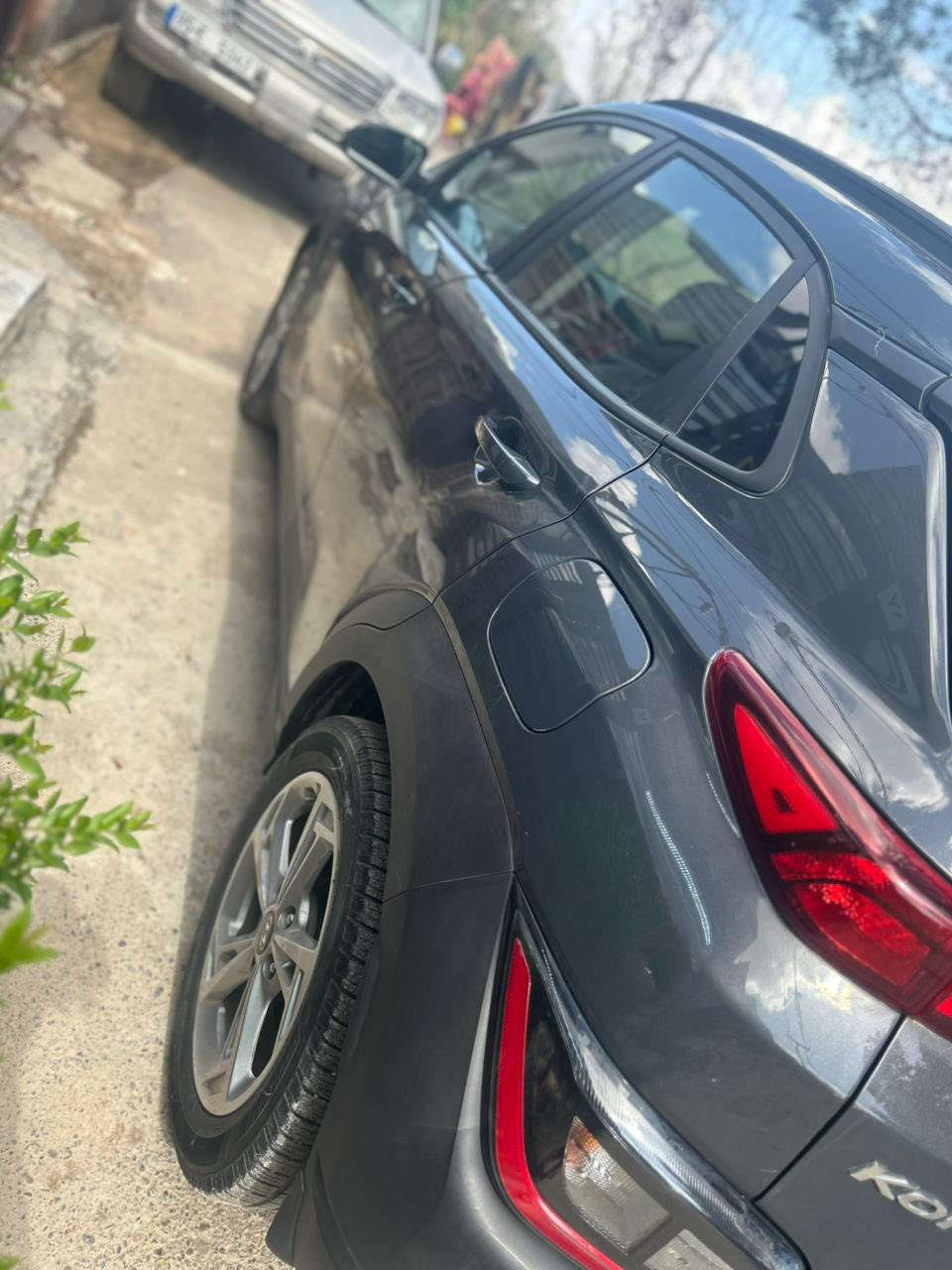 السلام عليكم كونا مديل 23 نص فول بدون فتحه قياده ذاتيه تحديد مسار نقطه عمياء اوتو هولد  وبعد بيه مواصفات ماعرفهم سعر 135 مكاني الدوره ***********
