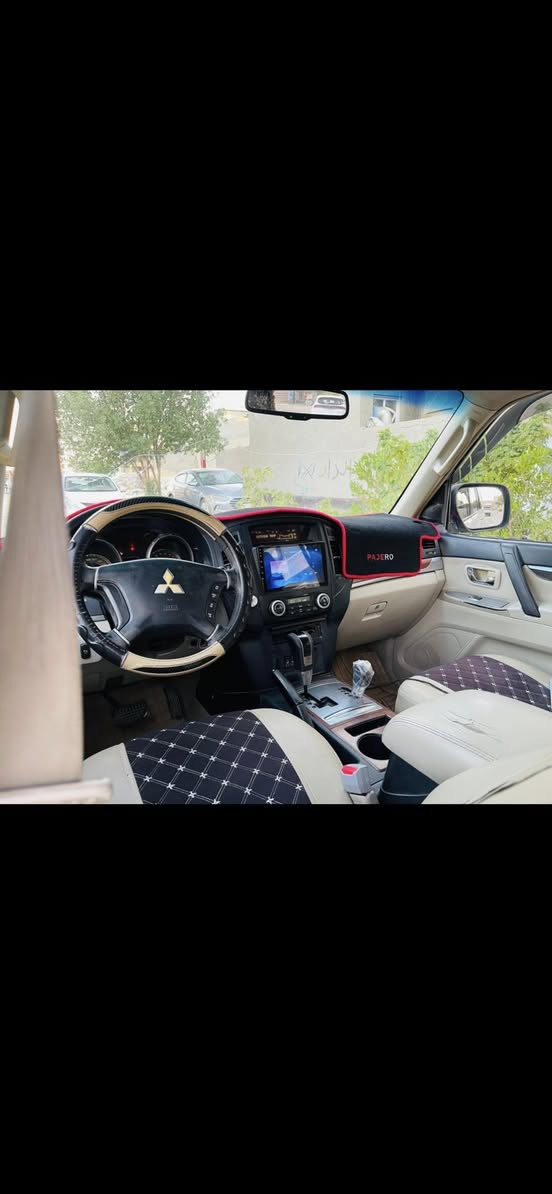 السلام عليكم 
————————-
باجيرو 2008 حبتور 
رقم بغداد مشروع وطني رقم جديد بية حاليا 
———————————————
مواصفات 
١- فتحة 
٢- شاشة كأمره 
٣- كشنات جلد + كهرباء 
٤- تبريد ٣ قطع 
٥- مري شفط 
٦- فور ويل 
باقي مواصفات المعروفة 
———————————————————
سياره بدون حادث بية صبغ 3 قطع بدون اي دواخل وعلى الفحص بدون ايرباك سياره جاهزه بدون اي نقص بية ملاحظات بسيطة جدا 
مكينه كير صدر مكفولات شرط الفحص 
————————————————————————-
السعر:- 104 بي مجال 
مكانه :- بغداد 
***********
