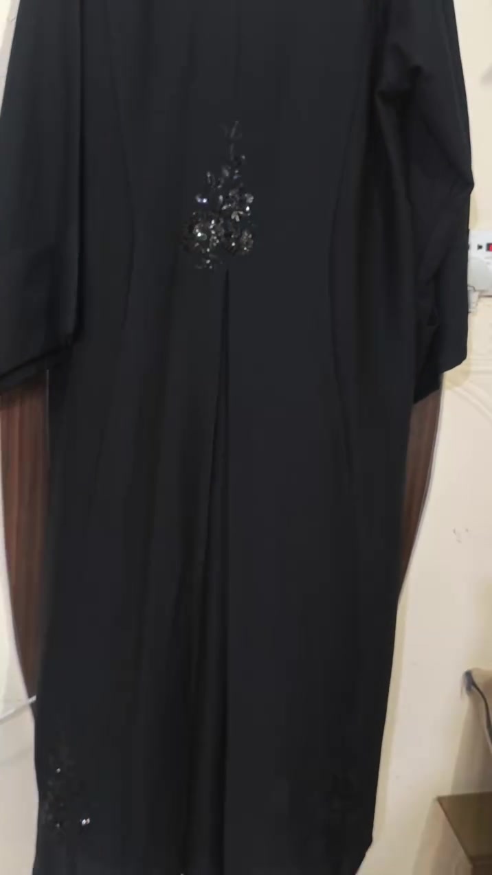 عباية كلش حلوة شغلها بالضهر
اكس لارج طول ١٦٠
سعر١٥


**إذا كنت صاحب هذا الإعلان وتريد حذفه لأي سبب، رجاءا أرسل رسالة إلى الدعم الفني**