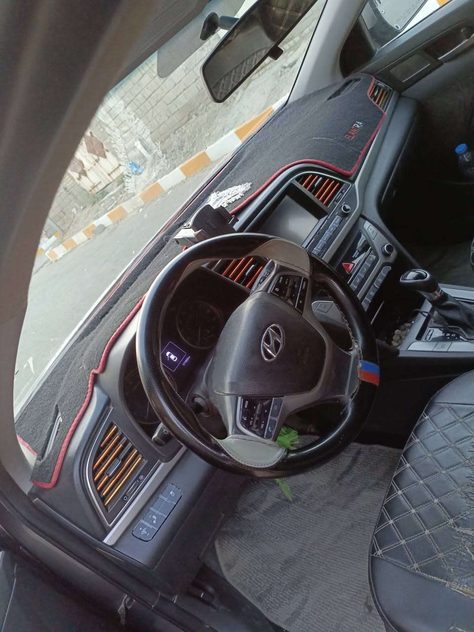 النترا موديل 2018  امريكي حادث حافه البنيد خفيف كلش رقم قادسيه خصوصي انكليزي بأسمي  مكينه دوش 2000 (ست نمر) وبيها نضام عادي وسبورت وايكو  شاشه وكاميرا خلفيه وحساسات    تنبيه مع صوت جانبي وخلفي وتحكم مرأة ومانع انزلاق  سيارة جاهزة من كلشي و لا مبدل بيها شي ولا صبغ مكينه وكير  وحداديه شرط الفحص السعر 115 
رقم ***********
 الناصريه قضاء النصر
