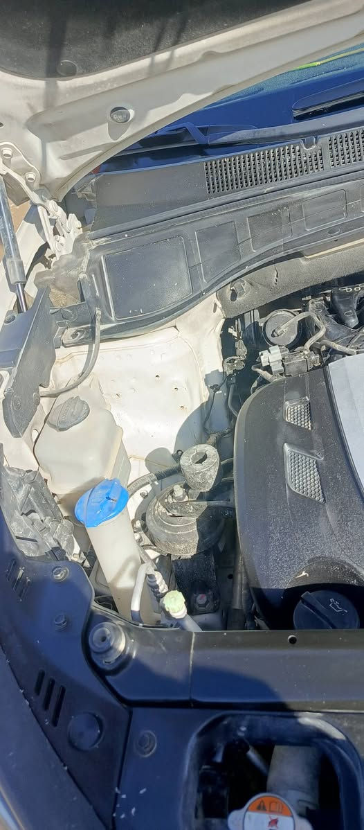 السلام عليكم 
سنتافي خليجي 2018سلندر6 محرك3.3فول مواصفات عدا الفتحة ماشيه 122رقم جديد باسمي للبيع او مراوس برادو
عارضة 215للتواصل ***********الديوانية
بيه شبر بالجاملغ الامامي الأيسر وشخط بسيط
