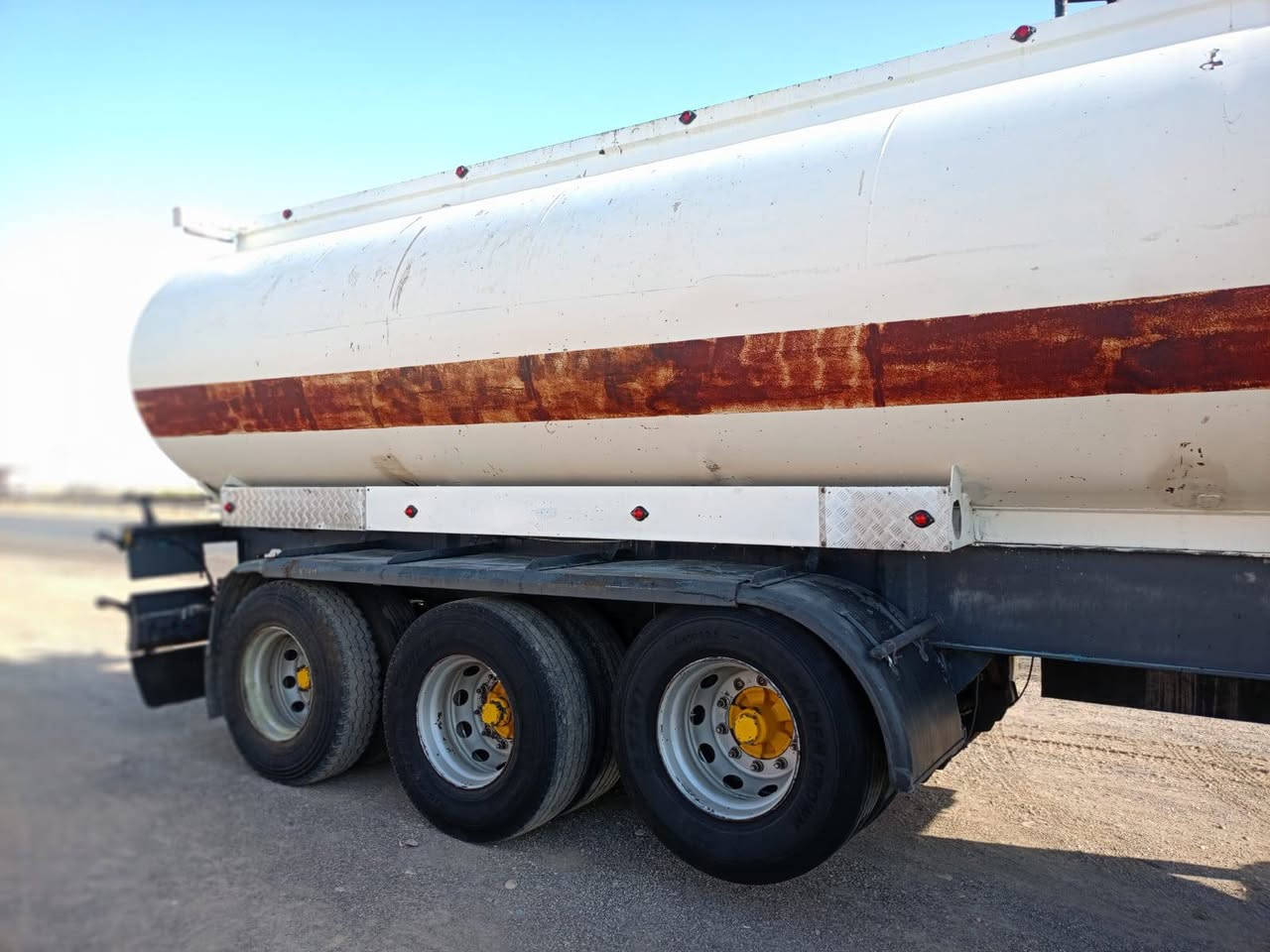 السلام عليكم تانكي تركي لبيع سعر مناسب 🔥🔥 
***********.     ***********
طخم تاي طخم بنز وطخم جوبليس 
دناكير 16 تركي رفاع و مطبخ و قاعدة سبير
