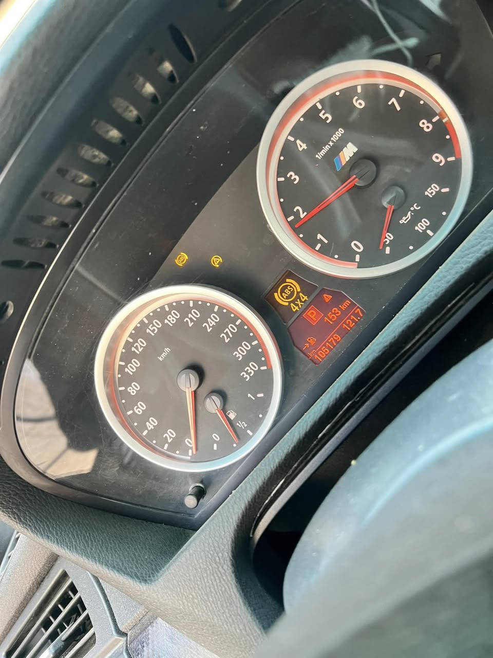 السلام عليكم اخوتي الغوالي BMW x6 2009 السيارة فول مواصفات كت ام بور بيها حتى الاكزوزات رياضية bmw اصلي كير ومكينة جدد البارحة شادهن حاوية كمبريسر تبريد جديد نفص غاز شاشة اندرويد جديدة مسجل جديد تخم سماعات بلاد جدد داخل جديد حاوية لون برتقالي شاشه خلفية سلايد داخل كاربون فايبر مري كاربون يدات البوب كاربون فايبر ماوس كرستال يدة الكير كاربون فايبر البطاين بردات باتري جديد زوج تايرات امامي جدد الخلفي نص عمر ويل 20 جديد اصلي بعد صارف عليها هواي الله شاهد مال جناي حتى الكيجات ام بور سرعتها 330 بيها محرك 50 تنفس طبيعي بدون تيربو المرغوب  داينمو وسلف وبور جديد نوزلات جدد مجاول اصليات جدد حتى فلتر الكير والدهين مال الكير همين خال سبير حتى ابدلهن بيها نواقص بسيطة كلش دبلات مال الصندوك وغاز التبريد وبوش مال الذراع والباقي كولة جديد شرحت كلشي عن السيارة حبايب الشراي يتصل وبي خير ويدلل 
سعرها من الاخير 135 ورقة قفل قفل مكاني بغداد حي الحامعة
***********
