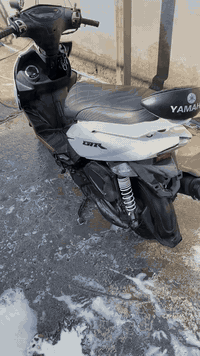 السلام عليكم دراجه البيع جيتي ار الدراجه بلاديه الدراجه نكره سلفه الدراجه كامه السعر الدراجه750 وبيه مجال مكان بغداد حي الجياد رقم ***********رقم فقط بس وتساب
