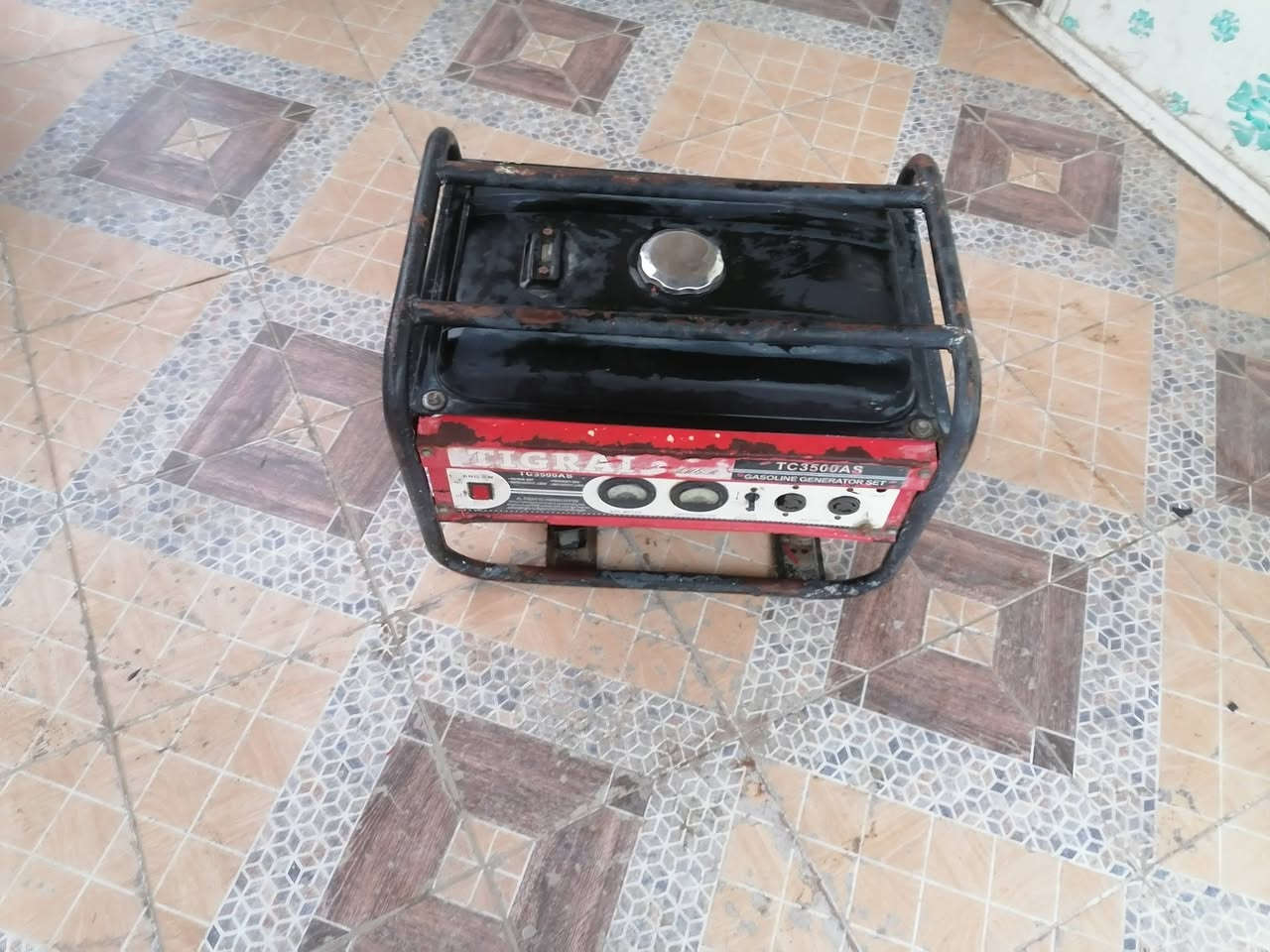 مولده تايكر للبيع السعر ب 75 وبيها مجال مستعجل على بيعتها رقم ***********
