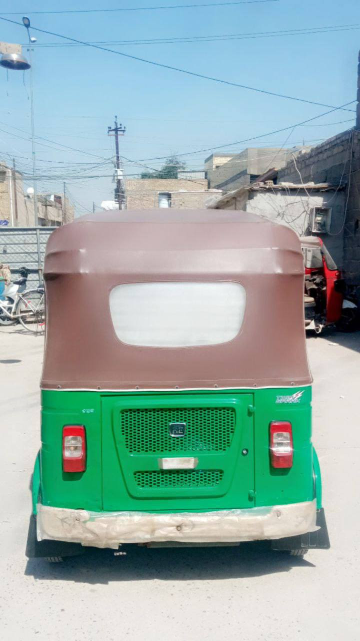 السلام عليكم تكتك  22 شهر العاشرتكتك جديده ونظيفه كفاله عامه ابيها ضربه خفيفه قد على حد شبر بالبكلايس عل بارد تجي وأشوف  بعينك من آيدك الشارع متواجد بس عل رقم ***********
