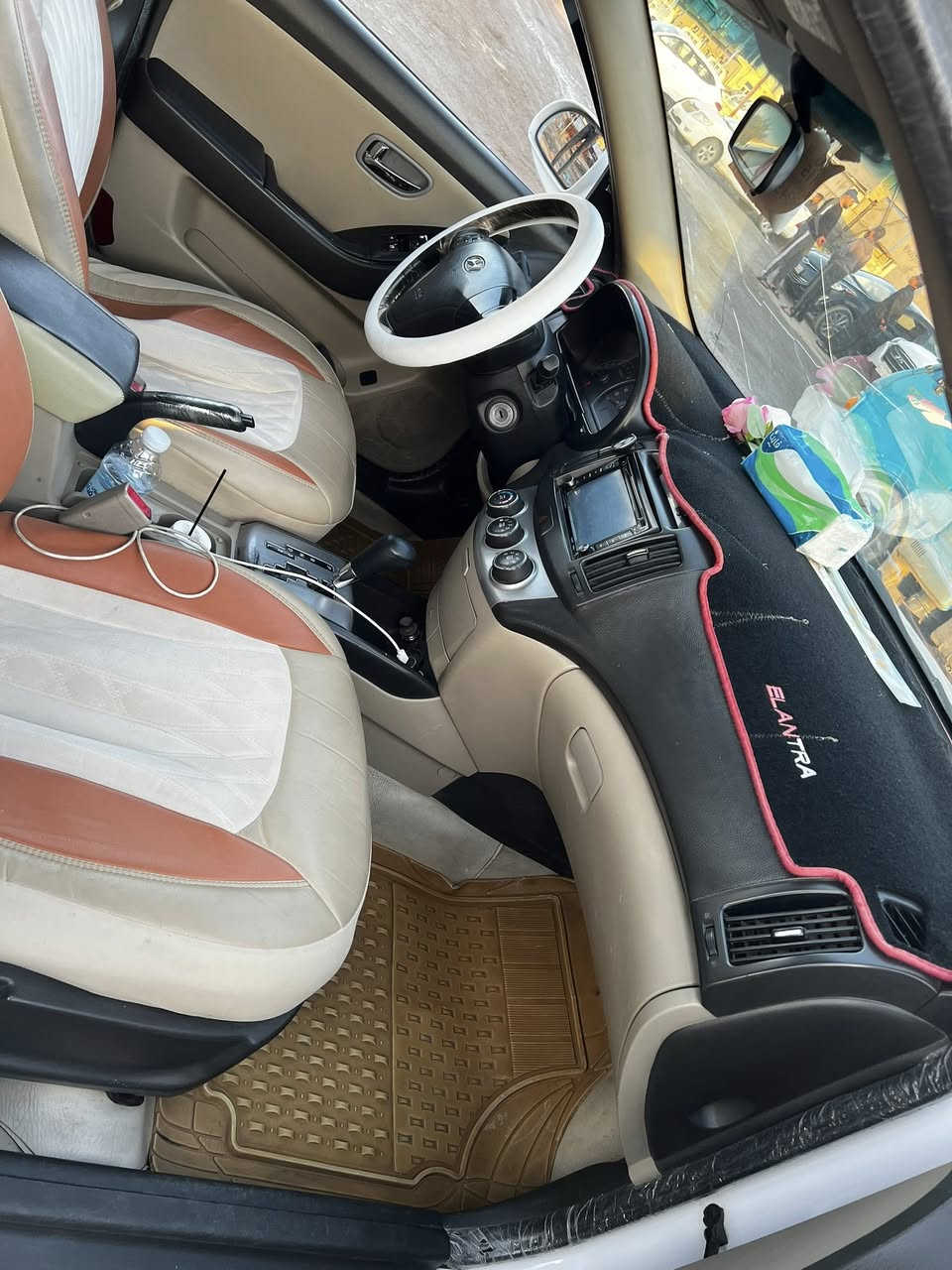 السلام عليكم…
النترا خليجي ٢٠١١ رقم بغداد 
بيها قطعتين صبغ فقط بدون حادث
مكينة ١٦٠٠ 
السعر ١٠٨
للاستفسار ***********
مكان السيارة بابل
