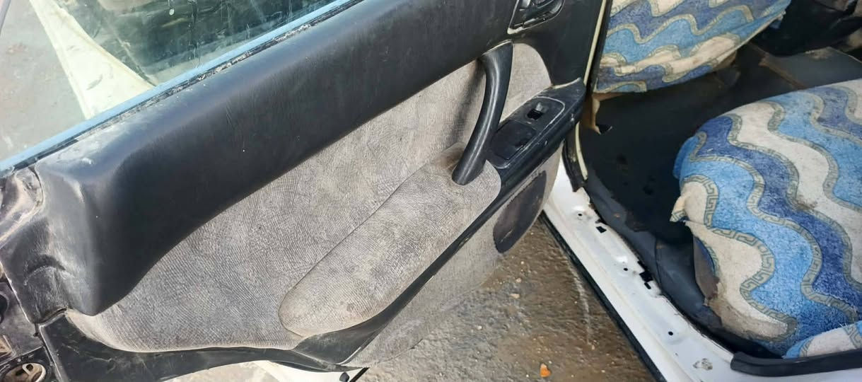 بطه منفصل لبيع موديل ٩٥ رقم ذيقار بسمي اصولي مكينه  ثنين ونص كير مكفولات لخشره شوفت  عينك بنيد طاير ومجع نفسه تبديل جاملق المامي جته سايق  حدايه صفر تايرات نص عمر  كهربايات نص شقال  سعر ٤٣ وبيه مجال  مكاني سماوه ال عبس   رقم  الهاتف ***********
***********
