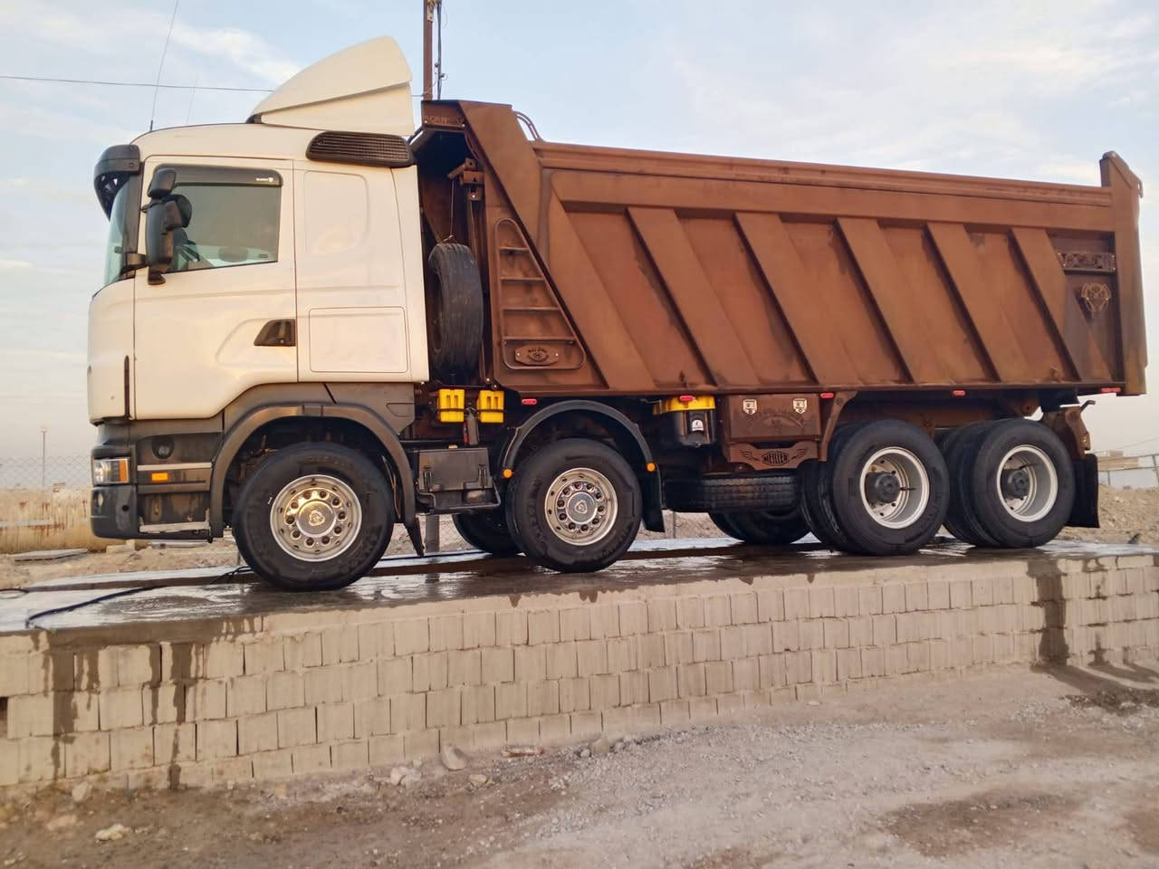 السلام عليكم اني للبيع 6 وحش 2013 العنوان بصره رقم التليفون ***********
