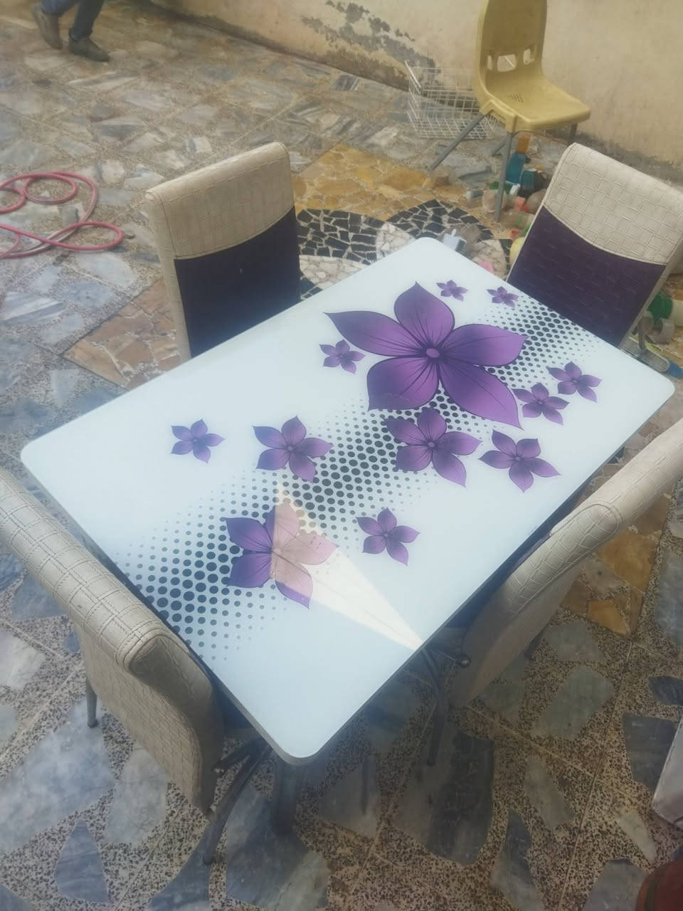 ميز 4 كراسي
سعره 80 الف


**إذا كنت صاحب هذا الإعلان وتريد حذفه لأي سبب، رجاءا أرسل رسالة إلى الدعم الفني**