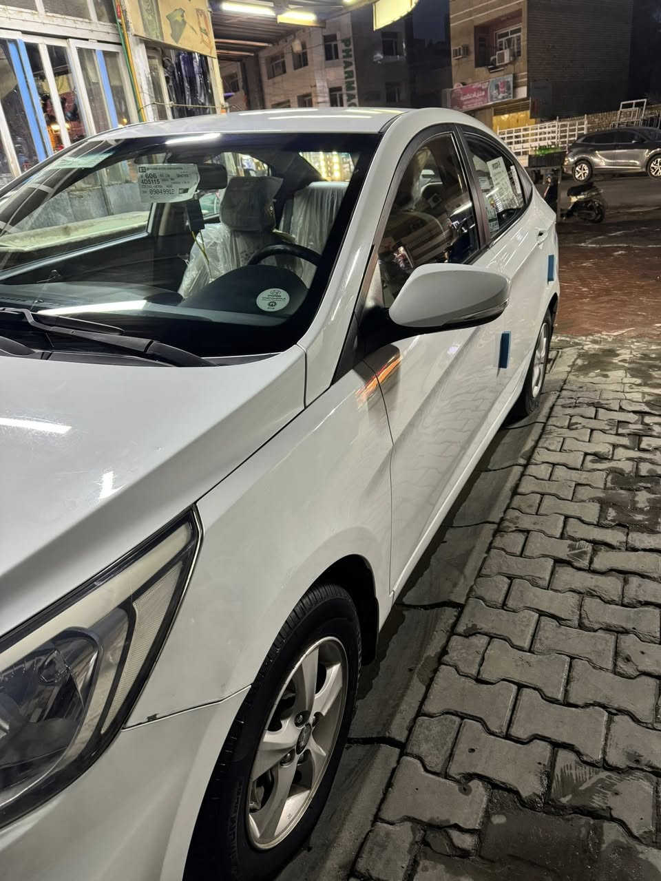 اكسنت 2015 
وارد خليجي 
شاشة كار بلي 
تحكم ستيرن 
محرك 1600
ماشيه91 
بصمه فتح وغلق وفتح صندوق 
بارد جاملغ ايمن وصبغ ربع 
بارد باب خلفي ونص صبغ 
مكينه وگير فول نضافه 
صدر مابي اي نقص
110$
***********
