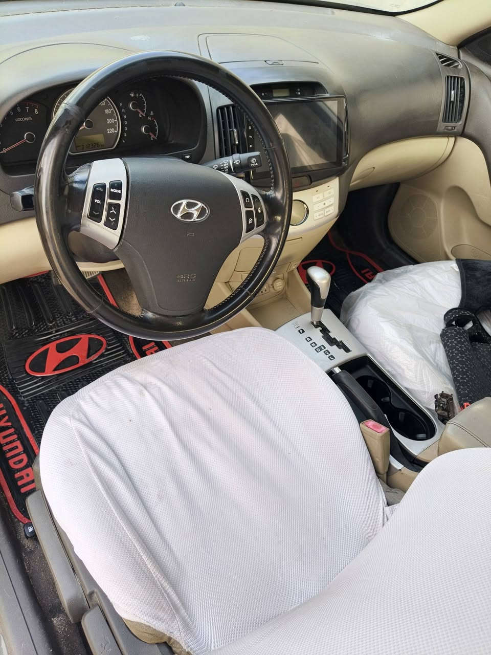 سلام وعليكم انترا 2010
 متومه شمالي شرط حاسبه 
محرك 1600 دكشن عالي 
كير محرك شرط كارتون 
شاشه كار بلي 
كلشي بيه شغال سياره جديده 
عنواني بصره سعر 47
رقمي ***********
