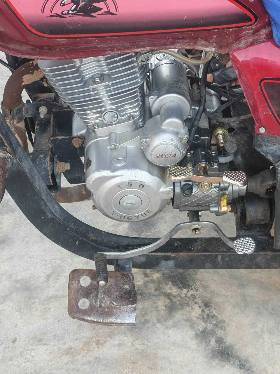 السلام عليكم ستوته للبيع موديل18بودي قلاب محرك 24 مامفتوح كلو شرط جديد السعر 900 وبيها مجال الرقم***********
