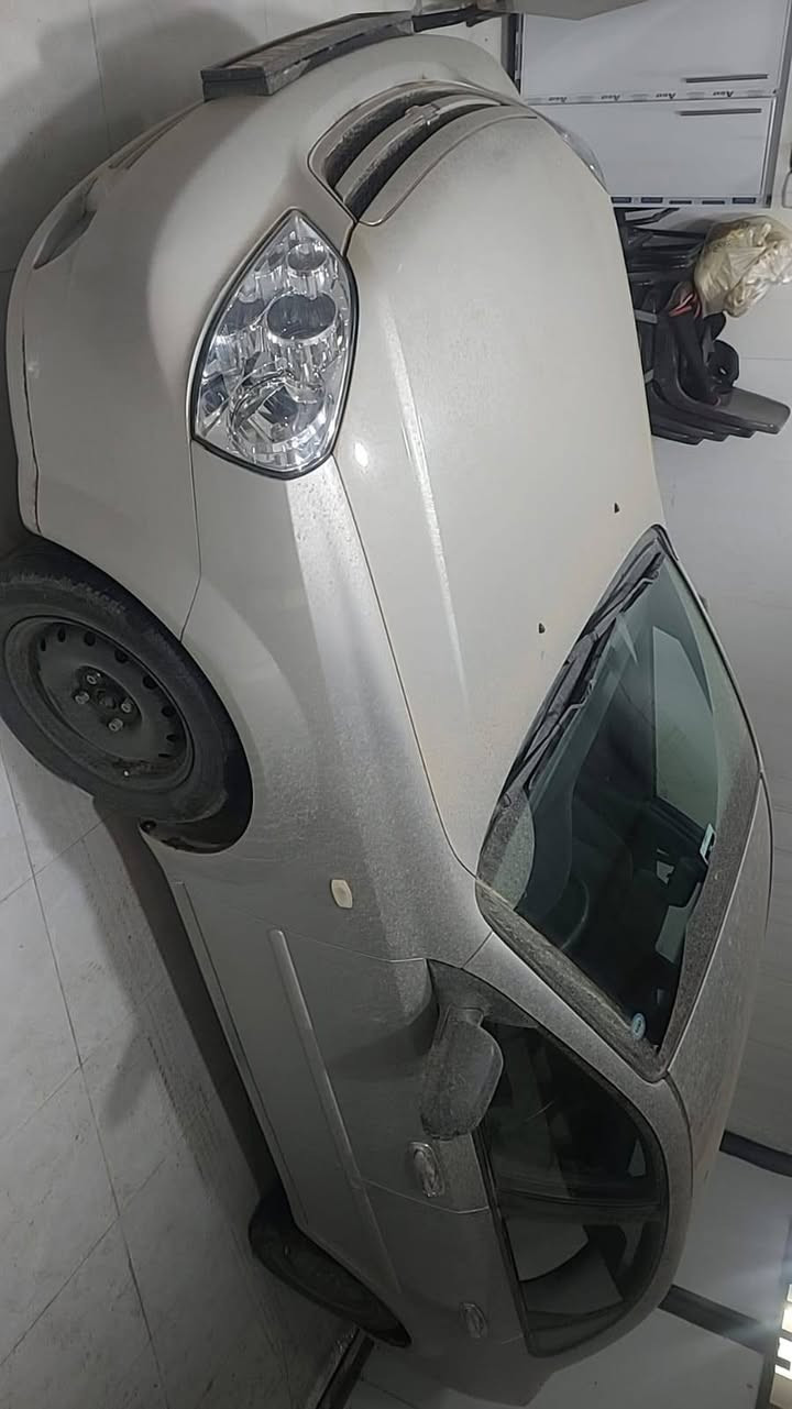 اوبترا رصاصي ٢٠٠٩ كير عادي سنوية لحد ٢٠٢٩ السيارة باسمي ويا دفتر بانزين نضيف كلش مابي مصرف باب متغير والسندوق شبر سبغ السيارة ما متعوب و جاهز ٧٦ و مجال قليل 
***********
***********
اتصل لمعلومات اضافية او واتس اب كركوك, العراق
