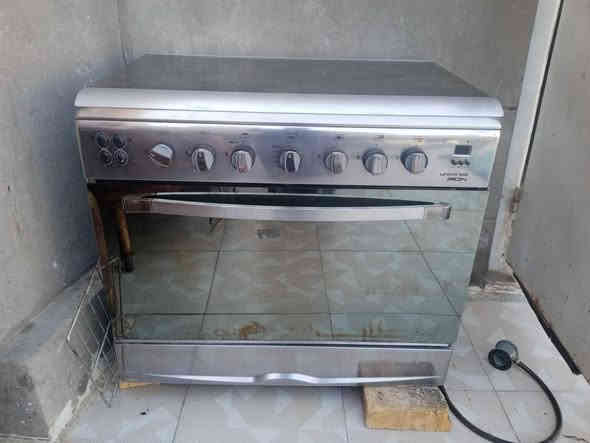 مكلفه بالنشر طباخ ستيل درجه اولئ جديد ونظيف بس وحده من عيونه تصليح بسيط يرادله ٢٠٠وبي مجال
*********** الشراي الاتصال ع الرقم بي واتساب
