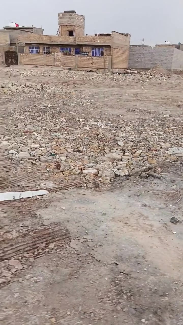 سلام عليكم قطعة أرض للبيع المساحه ٣٦٠ متر طابو زراعي سند ٢٥ الموقع سبع قصور شارع المشروع قرب المستوصف شارع ٢٠ إلاستفسار تصال على رقم الهاتف ***********
