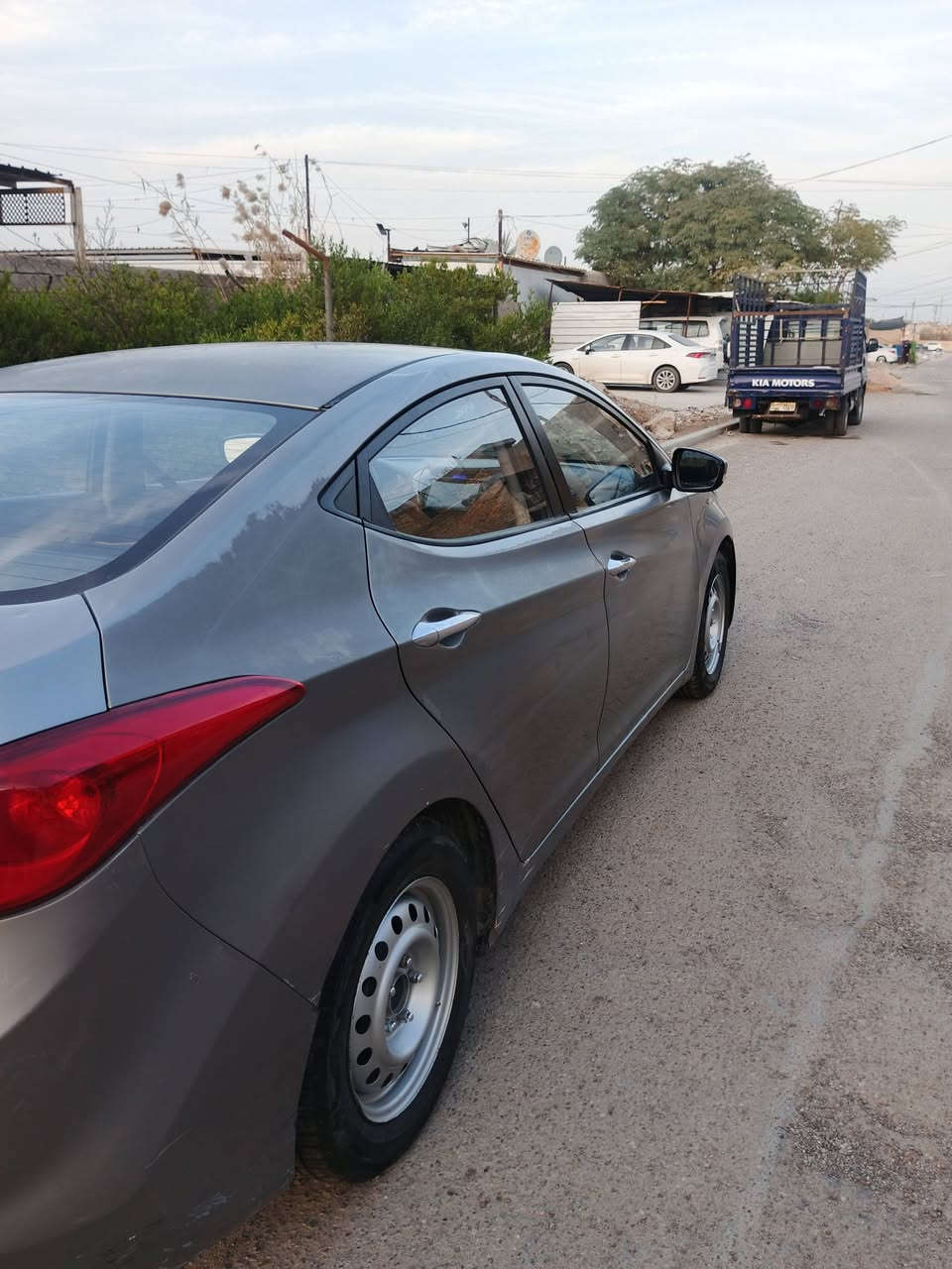 سلام عليكم النترا افانتي موديل 2012سونها بلمنشور محرك 1600اسياره حلوه وجهازه ومابيه نقص فول عده الفتحه والبصمه السعر84وبيه حك الجيه مكان بغداد البياع 
***********
