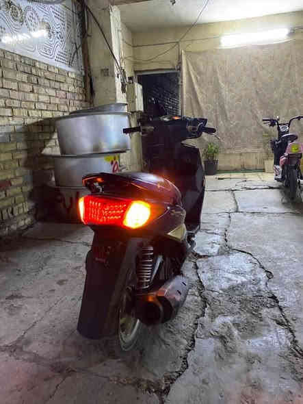 السلام عليكم دراجه سكنس فحل نوزل خطين مكفوله نقصه بس تريشه صفح للبيع مكاني بغداد  سعر (700 ) وبيه مجال
 رقم بي واتساب ***********
