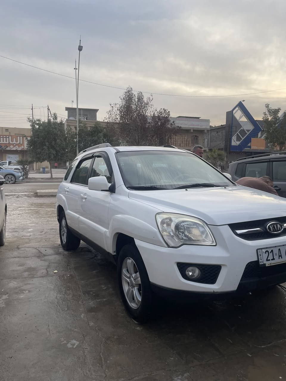 سبورتج 2010خليجي مكفوله من الصبغ والتبديل والضربه رقم سليمانيه دولي هزه جديده ورقم جديد جاهزه بدون اي نقص بيها بارد من يم البكلايت مكاني سامراء  السعر ١٢٨وبي مجال بسيط ***********
