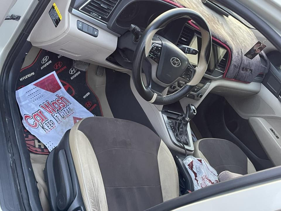 سلام عليكم النترا وارد امريكي موديل ٢٠١٧حادثهه فقط نص البنيد ومصلح نفسه وبيهه شبر جوه قبق البانزين معجون وصبغ سياره ليبل وحد معروضه ١١٣ وبيهه مجال مكان سياره بغداد قرب مرور تاجيات شراي تصل وخادم ***********
