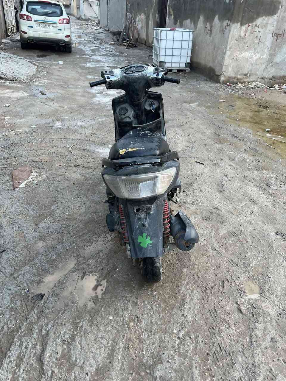 السلام عليكم دراجه سكنس فحل كابريتر
الدراجه زنجيلها فالت كهربائيات شغاله قبق هندر مابيها فقط سلف سعرها 200وبيها مجال
العنوان بغداد جسر ديالئ الجديد 
للتواصل الرقم:***********
