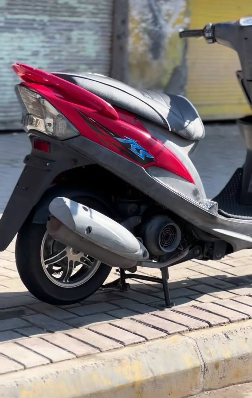 سلام عليكم دراجة للبيع ماكس ناشفة كلهة بلاد مكفولة كفالة عامة كفر ومكينة الدراجة كلهة بلاد بوشة بلادي السعر 600 سبب البيع محتاج *********** متواجة
