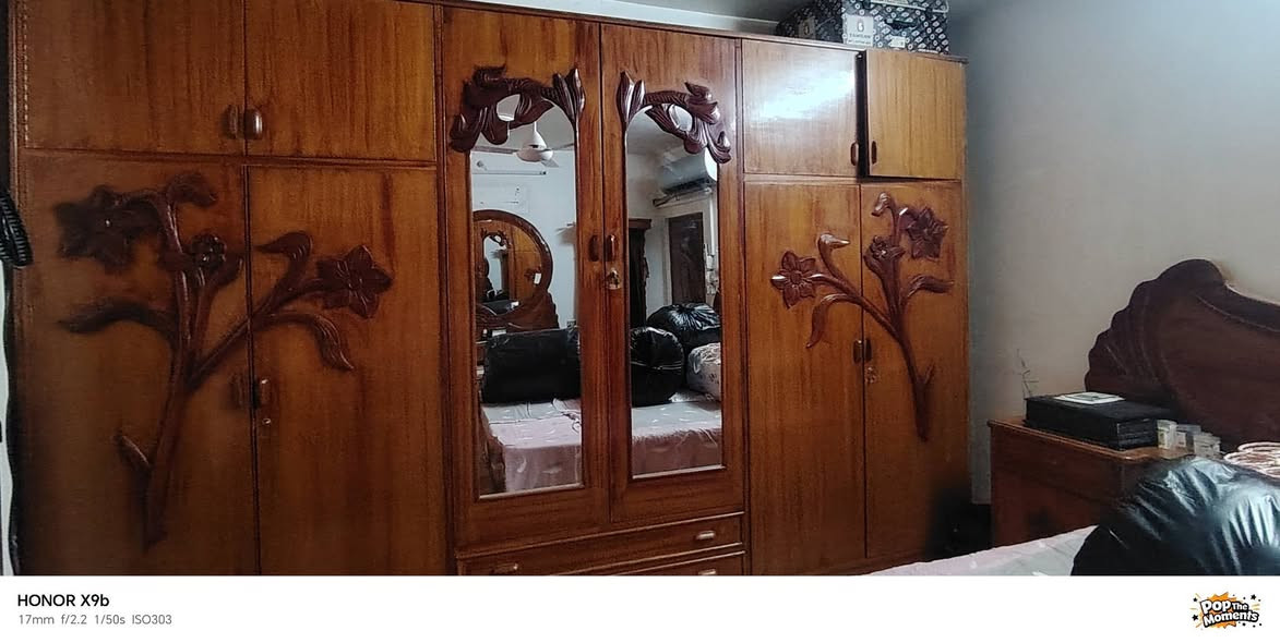 غرفه بلوك خشب متين نجارة الرواف في بابل الكنتور العرض 4 متر والارتفاع مترين و45
ميز  ابو تواليت 180
 عرض الزاويه 87
 الجربايه 3 مترات و10 و التخت 2 م ب  180 الغرفة كلش نظيفة  و صبغها كلش حلو 
السعر المطلوب ٨٠٠ الف
المكان بابل
***********

