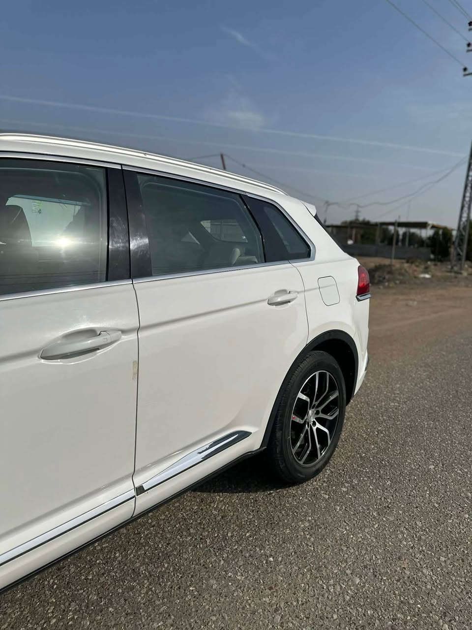 السلام عليكم دومي x72019 سبعه راكب بانوراما بصمه غرفه بيضه كير ماوس مري شفط جنطه كهرباء بصمه وبعد بيه مو اصفات مكينه 2000 كفاله عامه من كلشي والسونار بل منشور السعر 105وبيه مجال *********** بغداد, العراق
