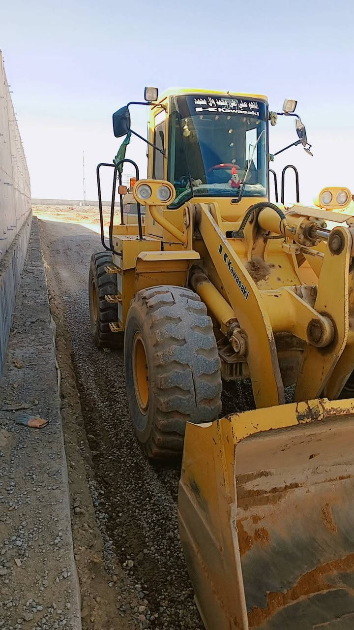 شفل كاوسكي ياباني  حجم 80ZA قمارة دور كفالة محرك وكير جديد موديل 2002 رقم واسط للاستفسار ***********
