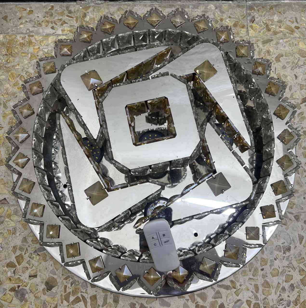 ثريات سقفية 3 تشغيلات بيها ريمونت تحكم
القطر 60 سم
يوجد توصيل بغداد, العراق


**إذا كنت صاحب هذا الإعلان وتريد حذفه لأي سبب، رجاءا أرسل رسالة إلى الدعم الفني**