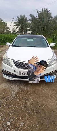 أزيرا • ٦ سلندر • فتحة سقف