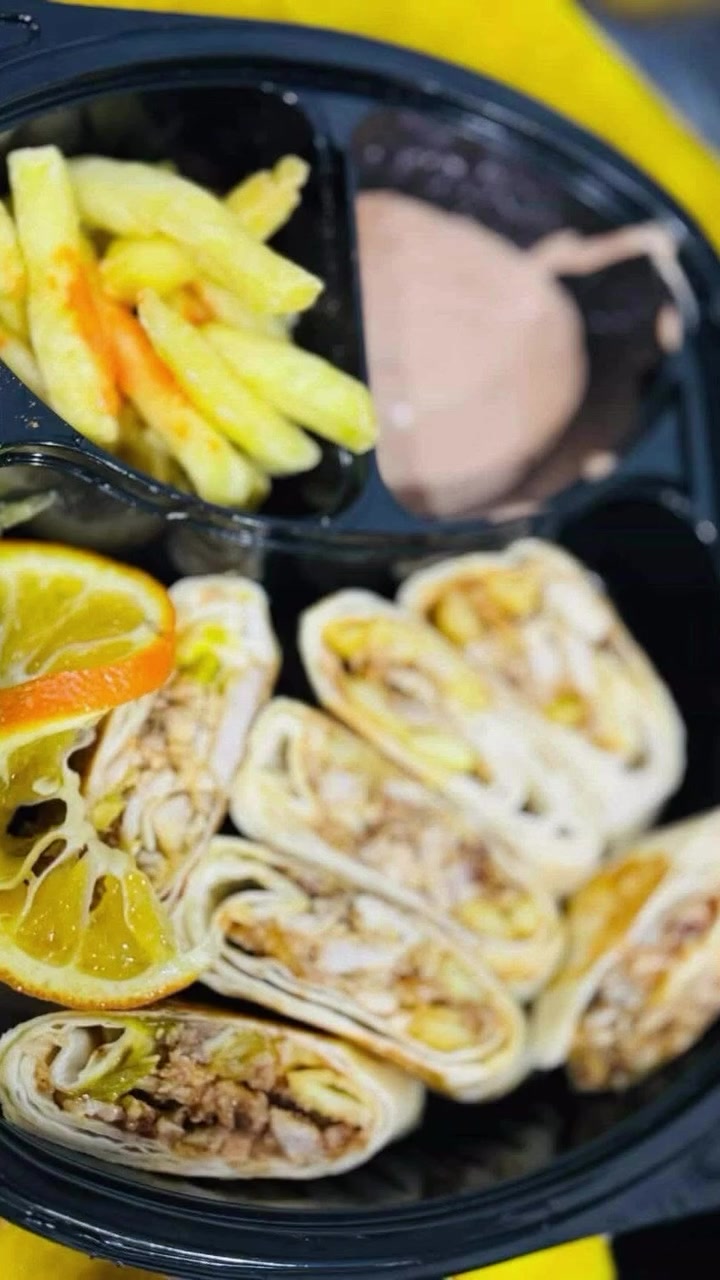 🔥 مطعم حجي سمير يقدّم لكم ألذ صاج لحم أو دجاج بسعر 3000 دينار فقط! 😋🌯

🌶️ وتميّزنا بصوصنا الخاص بطعم لا يُقاوم.

📢 ملاحظة مهمة: ليس لدينا أي فرع آخر، والعنوان الوحيد هو مطعم حجي سمير.

👥 تاك صديقك وقلّه: تعال نجرب أحلى صاج!

📞 للحجز والاستفسار:
***********
