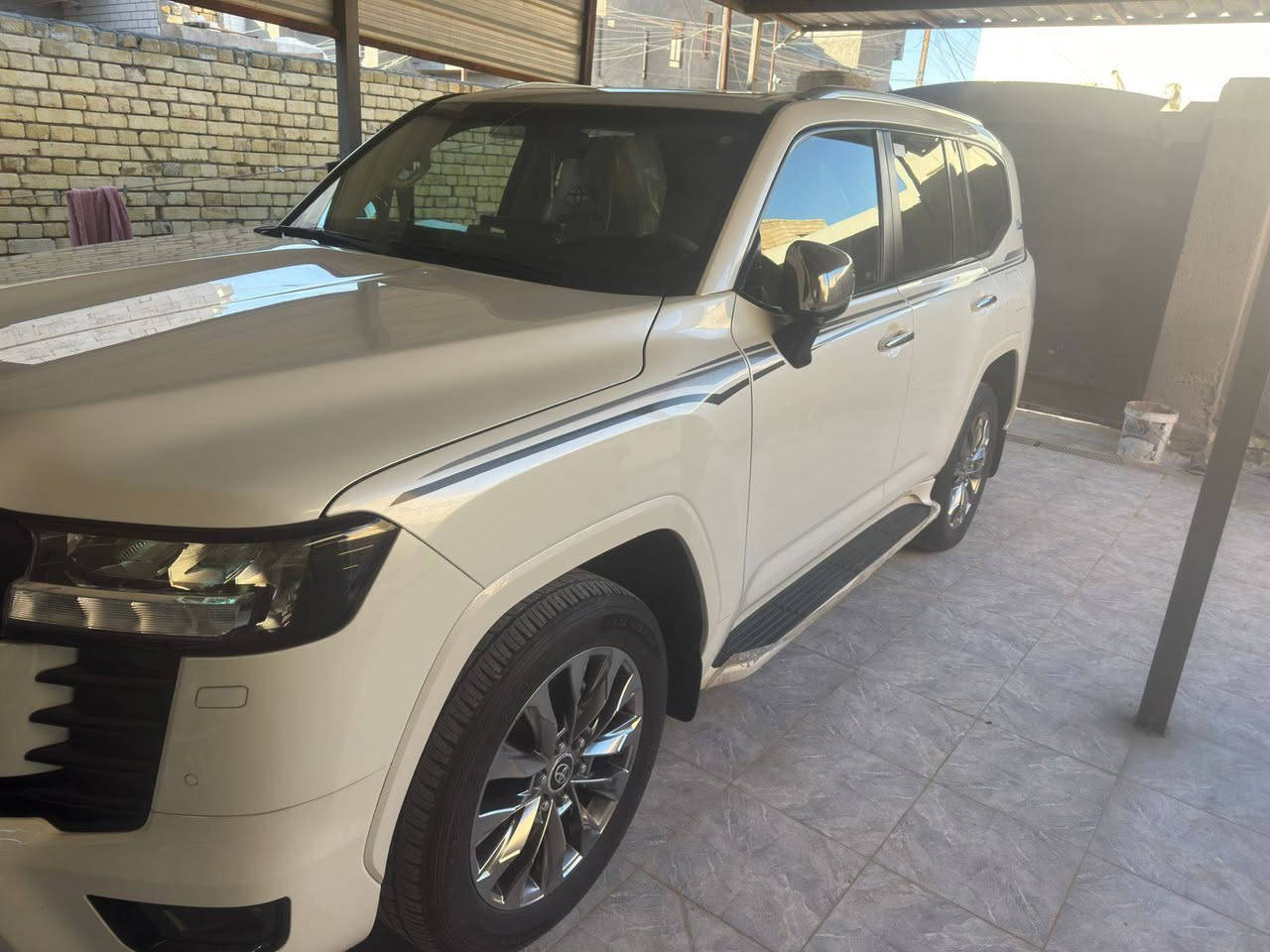 سلام عليكم 
لاندكروز موديل 2022
تنفس طبيعي شركة ساز
رقم بغداد
كشحنات جلد 
السياره كفاله عامه شرط سونار 
استفسار ***********
مكان السياره ناصرية
