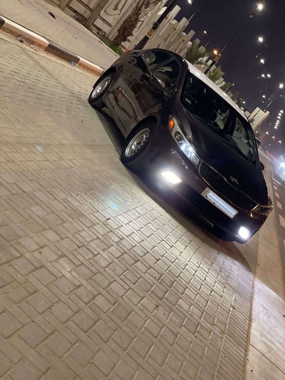 سلام عليكم
كيا فورتي موديل 2017 

أدوات أدوات كصه جنطه 

بانزين 

المواصفات 

تحكم ستيرن 

كروز سرعه 

شاشه 

كأمره شغاله 

كشنات جلد 

تتفه تبريد كشنات 

تبريد ثلج 

حداده جديده 

تخم تاير جديد 

منضمة زنون سكن + لايت عالي ناصي 

ارقام وسنويه ع رقم شاصي 

الساره جديده 

المكان البصره ***********
