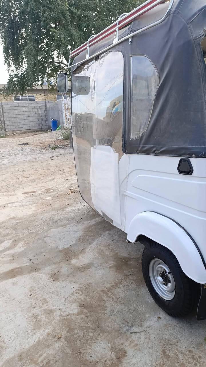 سلام عليكم تكتك للبيع موديل 22شهر 5 رقم انكليزي مكفوله كفاله عامه عده دوس معمره تخم تاير دوشمه جديده مسجل جاهزه اخر حبايه  مكاني واسط نعمانيه السعر 8200 وبيه مجال للطيبين ***********
