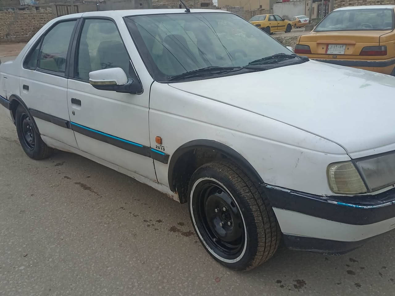 السلام عليكم ورحمة الله البيع بيجو  ٤٠٥ مكينه وكير جديدات حداديه جديده كهربايات شغاله تخم تاير جديد باتري جديد سياره  مكفوله تبريد شغال دولي بسمنه تحويل كبل سنويه عضم مجدد ٢٨ السعر 26ورقه مكان السياره الدوانيه قضاه الشاميه رقم المبايل ***********
