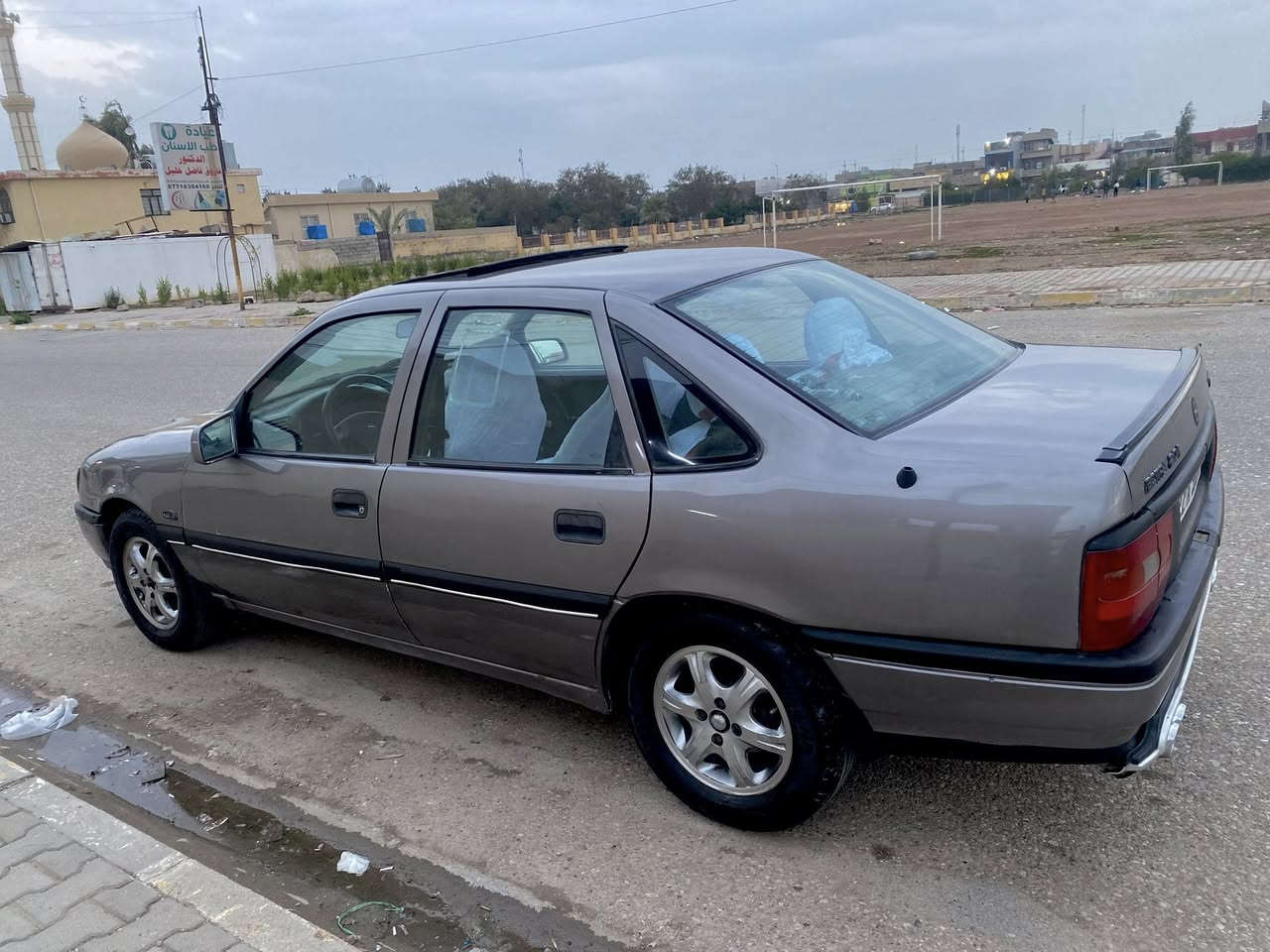 اوبل فكترا محرك 20  كير ومحرك بالشرط لا صرف ولا بخار  بدون ضربه بدون قطره خياس صدر جديد ما ناقصها كلشي رقم سليمانية سنويه لل30هزه جديدة دفتر بانزين موجود يعني تروح فقط تحول  
السعر 40وبي مجال قليل  مكاني كركوك 
الشراي يتصل ***********
