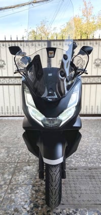 السـلام عليكم للبيع دراجه هوندا  PCX ( الجيل الرابع) ماشيه ١٠ الف     ...