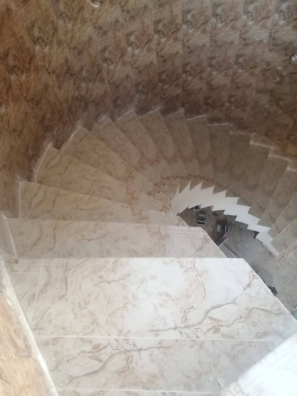 السلام عليكم اسطه سيراميك جداري وارضي متفرغ حاليا شغل مرتب ان شاءلله للتواصل للاتصال بالرقم ***********/***********داخل الموصل
